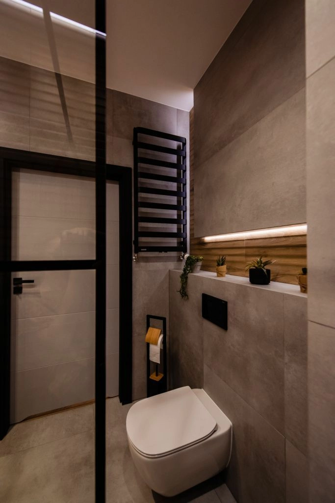 Подвесной унитаз, черная кнопка Подвесной унитаз, черная кнопка