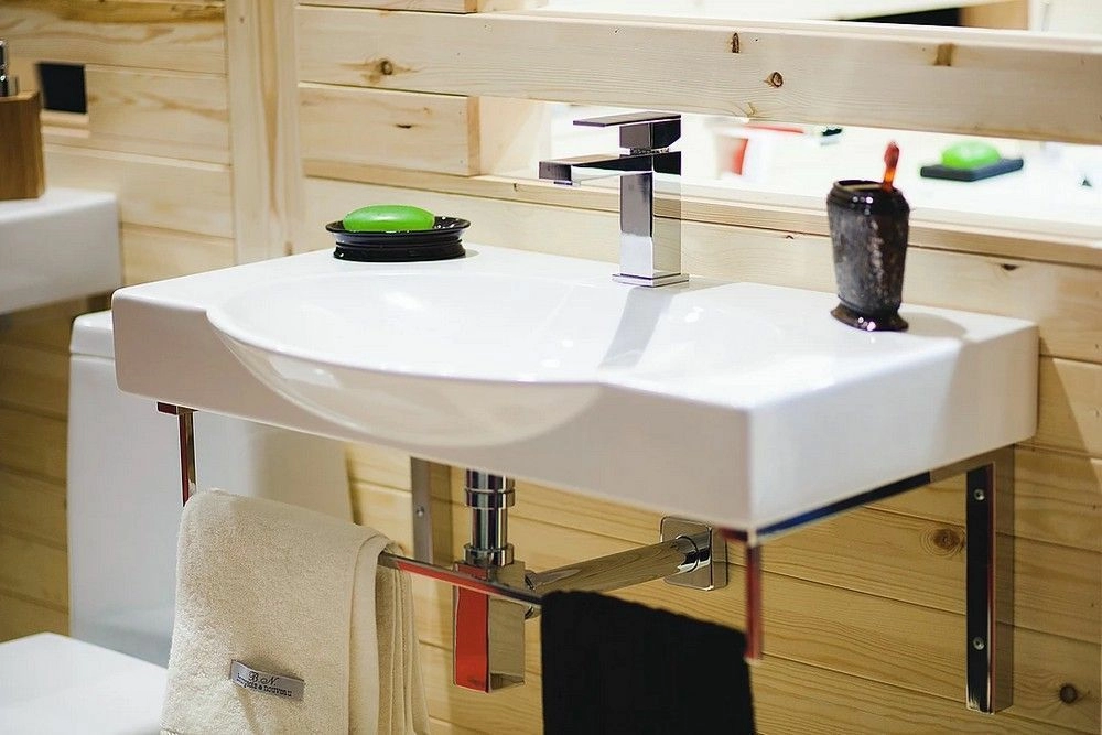 Sanita Luxe Infinity с кронштейнами Sanita Luxe Infinity с кронштейнами