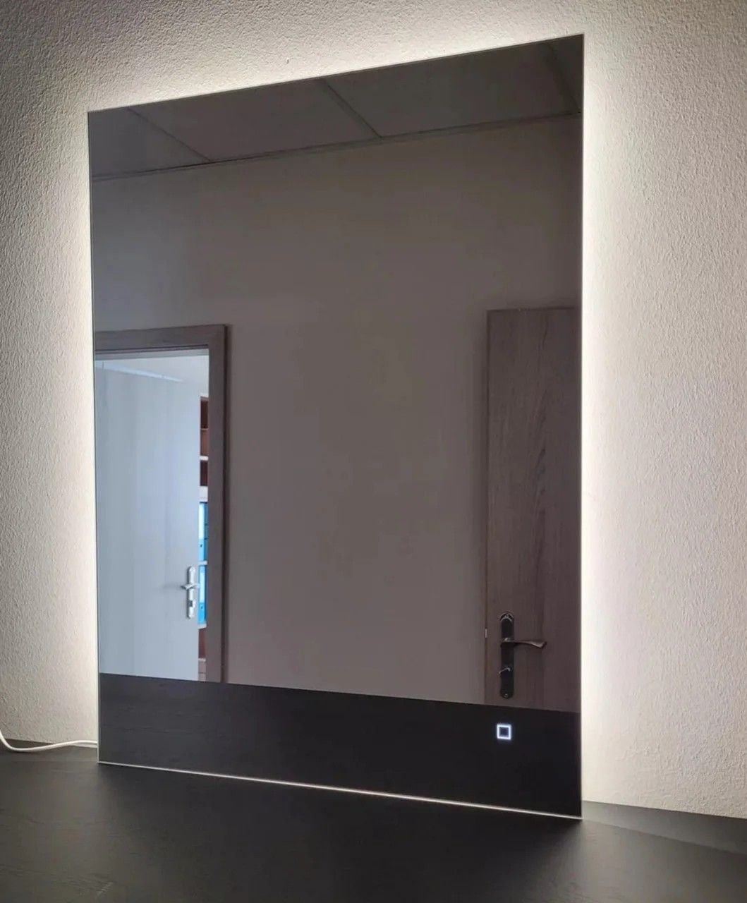 Зеркало прямоугольное с подсветкой EMZE Led Rectangle